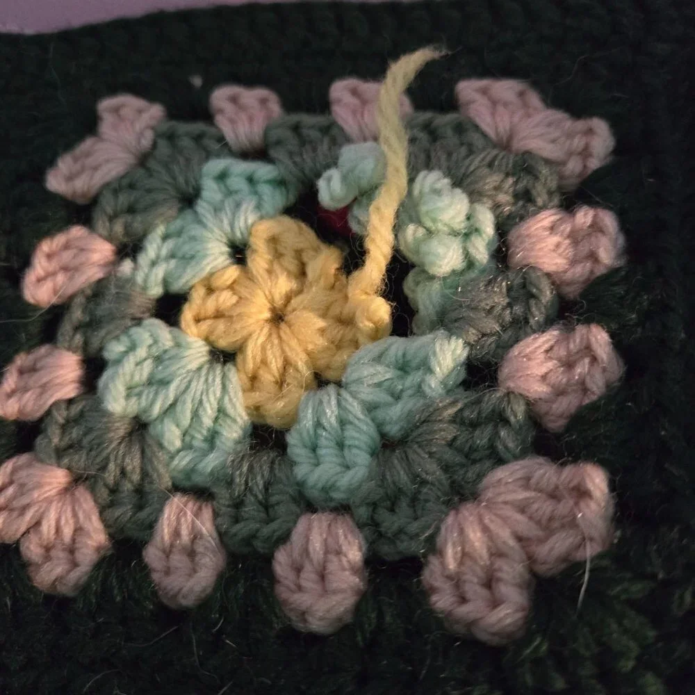 Vintage Handmade Granny Square Cottagecore 70s Throw 88